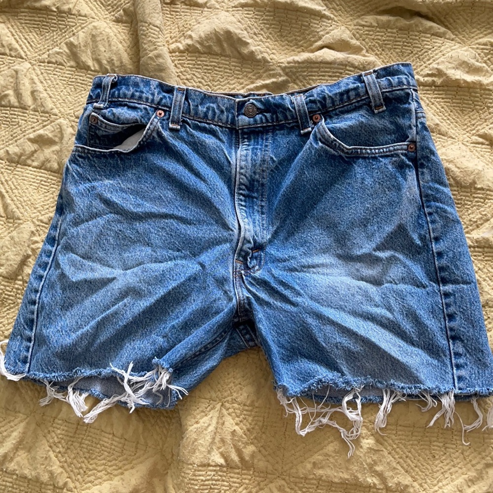 Vintage cutoff Levi’s shorts